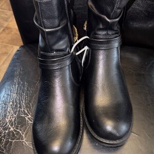 Women's Black Winter Boots NWOT